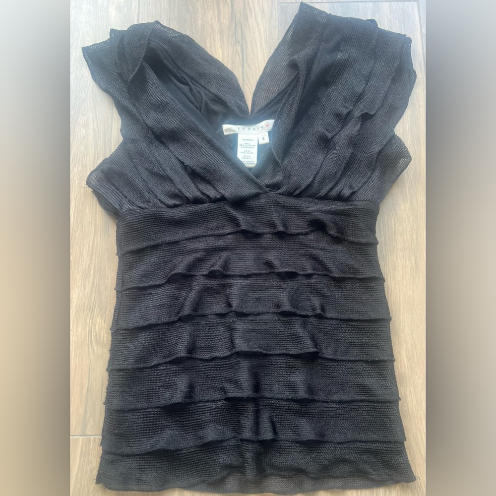 Studio M V-neck Black Ruffle Blouse Small